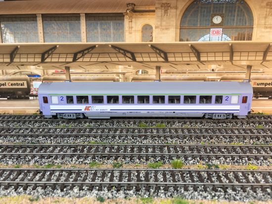 Пассажирский вагон PKP INTERCITY (2-го класса) PIKO. Масштаб НО 1:87.