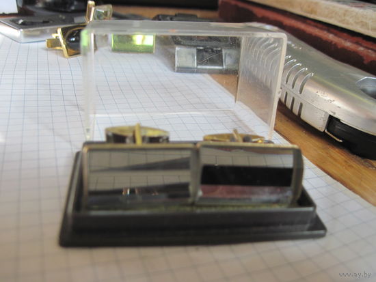 Запонки с футляром с рубля!