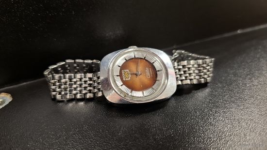 С 1 рубля 3 дня! Качнешь, чуть потикают, но не идут.