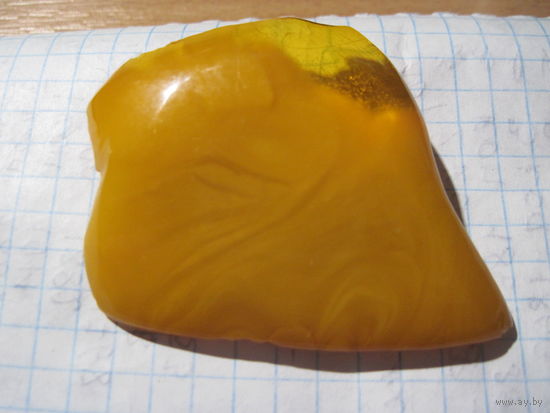 Брошь, янтарь.