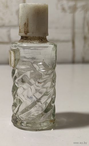 Миниатюрный флакон от духов