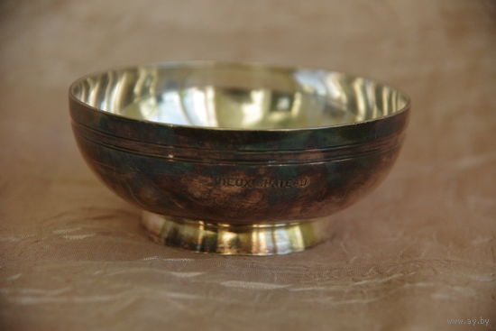 Ваза с серебрением  ( диаметр 9 см , высота 4 см )