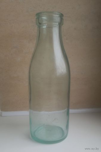 Бутылка молочная.Молоко.