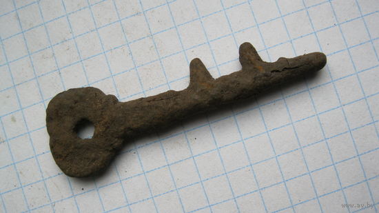 Старинный ключ. Железо.