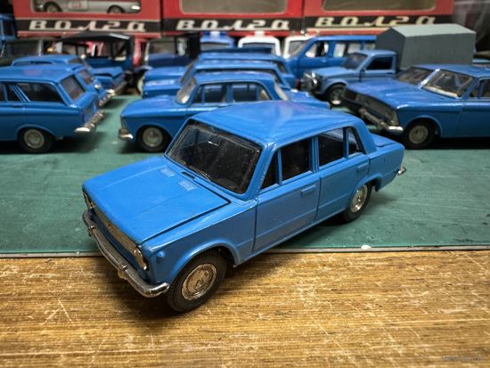 ВАЗ-2101. Пятничный вечер в синих тонах. Не забываем делать себе подарки к 23 февраля!