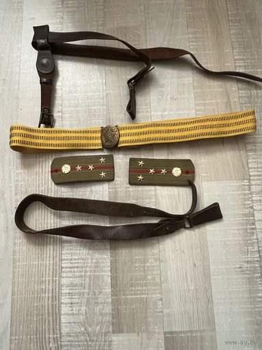 Офицерский парадный ремень , портупея , погоны капитана