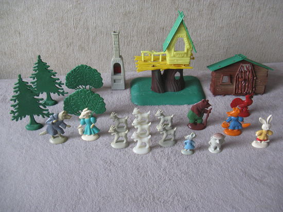 Игровой набор В ГОСТЯХ У СКАЗКИ СССР 60-70-х годов ФХИ колкий пластик
