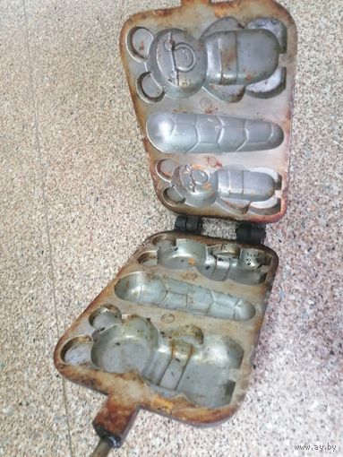 Форма для выпечки Мишки и шишки, нужно мыть