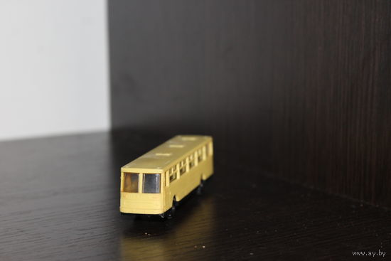 Пластиковая модель пассажирского автобуса "Ikarus".
