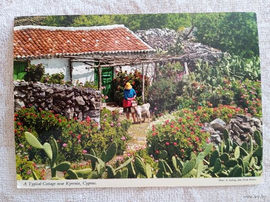 Кипр. Типичная постройка возле Кирении