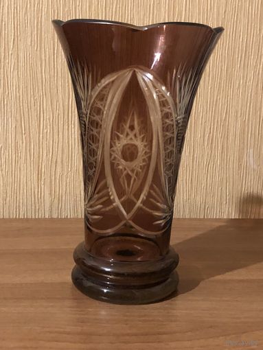 Винтажная ваза из марганцевого стекла