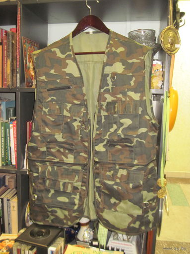 Жилет, жилетка камуфляж.