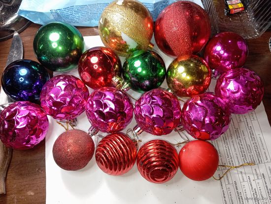 Ёлочная игрушки , Шарики  18 штук .