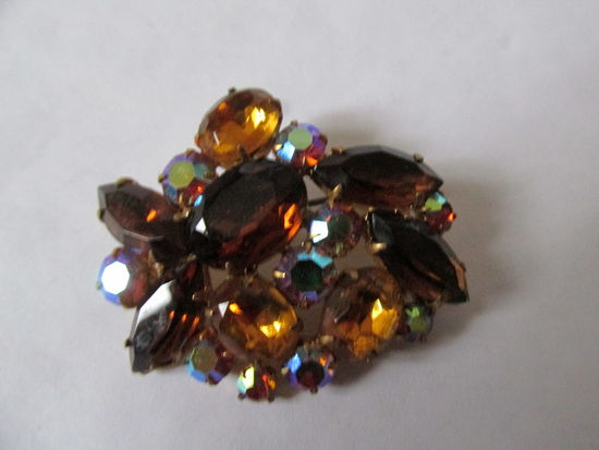 БРОШЬ ВИНТАЖНАЯ С КАМНЯМИ.