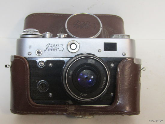 Фотоаппарат "ФЭД 3" с объективом "Индустар 61". В оригинальном чехле. СССР.
