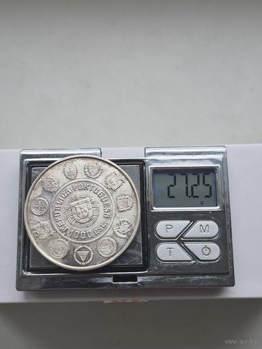 1000 эскудо 2000 года. Португалия, Португальская Республика (1986 - 2001). Иберо-Америка - Мужчина и его лошадь. Серебро 500. Монета не чищена. П45694.