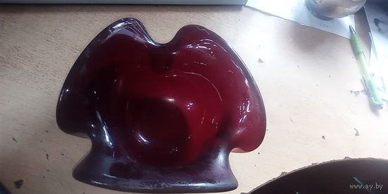 Ваза красная
