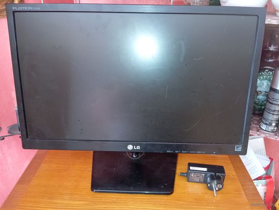 Монитор LG Flatiron E2242C