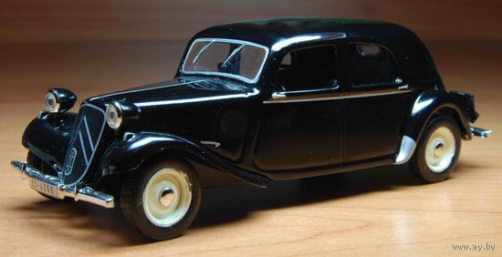 Модель автомобиля Citroen-TA 1:43 (французская журналка)