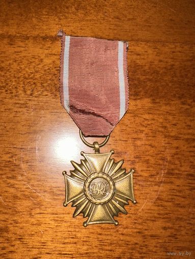 Знак нагрудный медаль Польша. Много Лотов с рубля