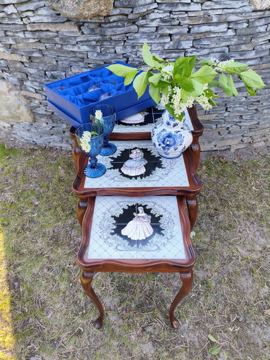 Набор Винтажных Столиков из Дерева с Плиткой / Комплект 3 в 1, Франция ХХ век.