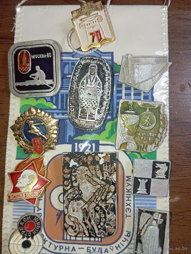 Сборный лот значков .