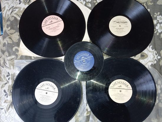 Набор виниловых пластинок  5 шт .