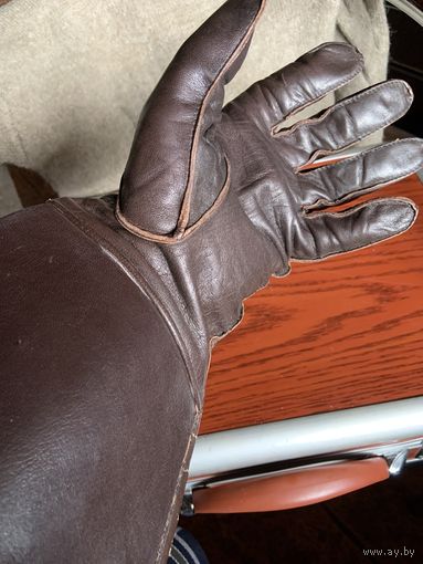 Полнейший раритет-1942 года оригинальные лётные краги в идеальном сохране с клеймами по-родне. И большого размера-см.фото.