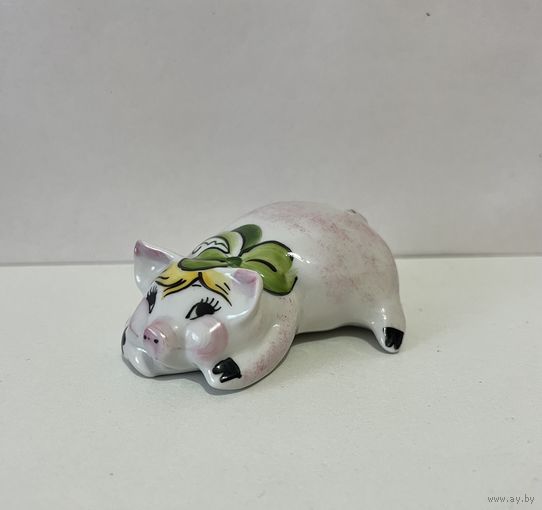 Статуэтка фарфоровая "Свинья".Свинка. Поросёнок. ДФЗ