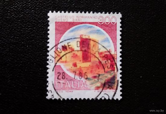 Марка Италия 1980 год Замок