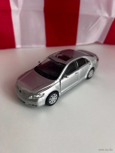 Модель welly toyota camry 1:43