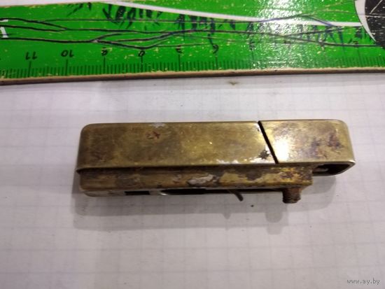 Верхняя часть от зажигалки. Старая. Находка