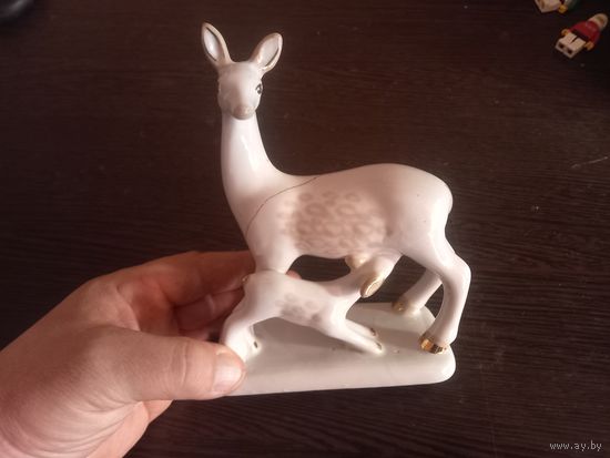 Фарфоровая статуэтка "Олень с олененком" СССР Полонное 60-е реставрация