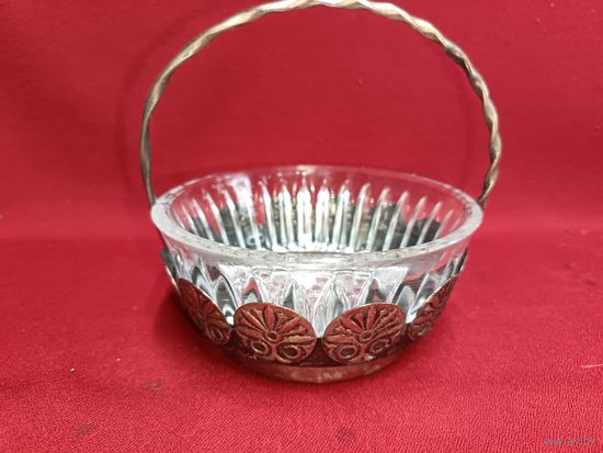 С рубля без мц. ваза для конфет "МНЦ", СССР. диам 15см. высота 17см.