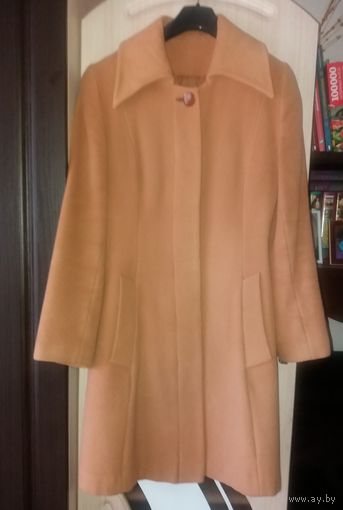 Пальто бежевое, 44 размер