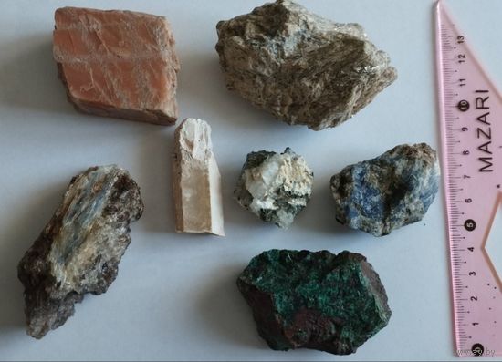 Минералы. Общий вес 375 грамм.