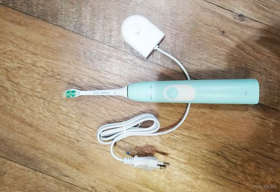 Philips зубная электорощетка рабочая.рабочая, просто купили новую.... не убитая. На запчасти как зарядное или для творчества зимней рыбалки и пр.