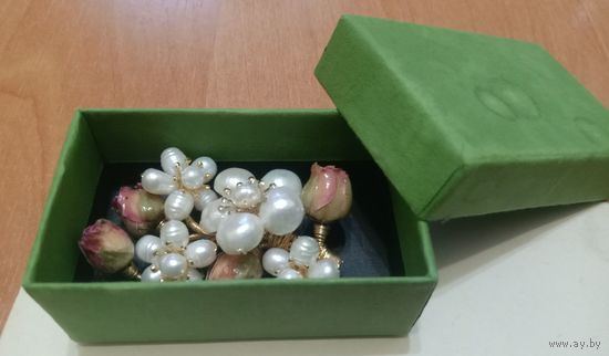 Красивая брошь, Германия. Натуральный жемчуг. Недорого, из коллекции.