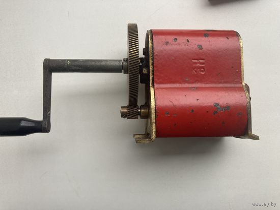 Динамо-машинка для зарядки полевого телефона Вермахта. 1938 г. Клеймо приёмки. Stocheru.Co. Leipzig Вес 1.5 кг. 4500