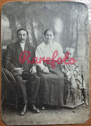 1910-е Семья играшка лошадка типажи ретро студийное фото анонимное