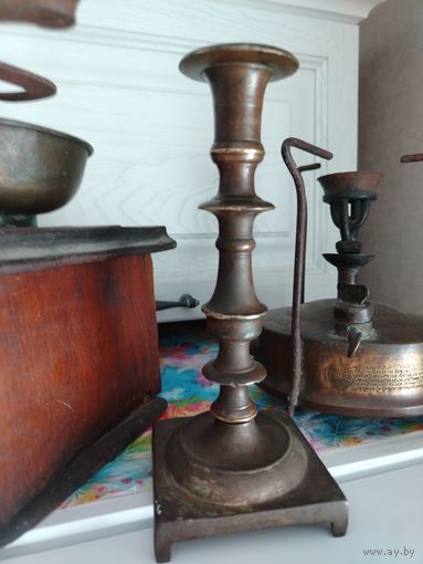 Подсвечник старинный.