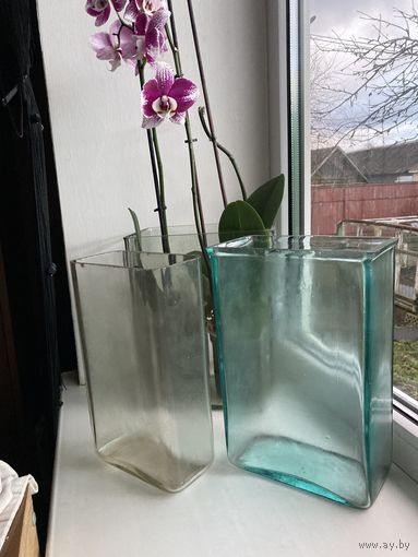 Стеклянная емкость под цветы или ещё для чего !!(цена за еденицу!!)Цветное-27х18х10 Прозрачное 27х22х13 и 27х15х8
