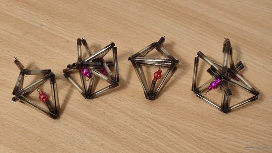 Елочные игрушки стеклярус.Одним лотом 4 штуки