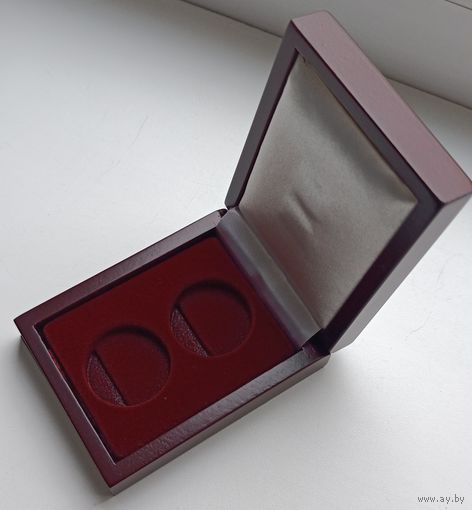 Футляр для двух монет