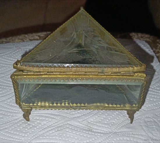 Старинная шкатулка/ларец. Фацетное стекло/латунь/бархат