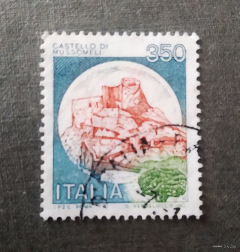 Марка Италия 1980 год Замок
