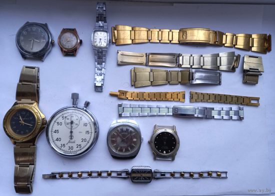 Часы и браслеты.Верхний ряд на ходу.