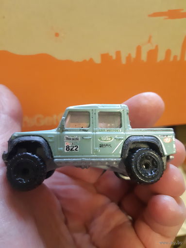 Модель Land Rover defender коллекционная.