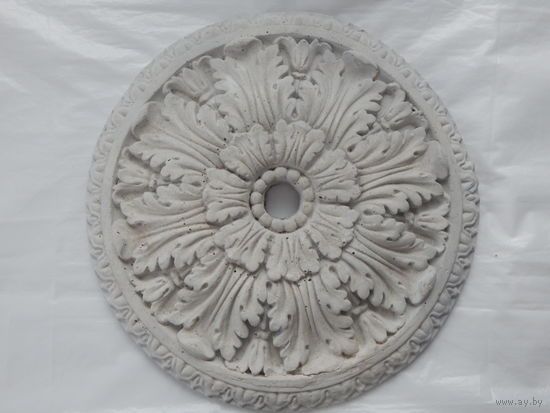 Потолочная орнаментальная розетка из гипса. 385мм.