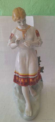 СТАТУЭТКА ГАДАНИЕ НА РОМАШКЕ.